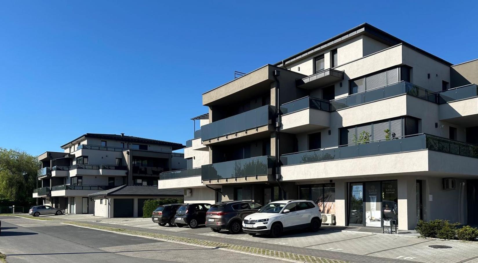 Marina Apartment By Dora ケストヘイ エクステリア 写真